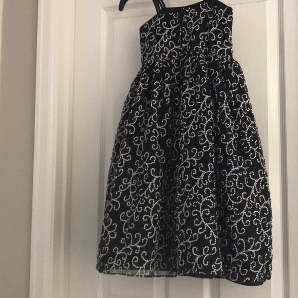 Beautiful girls dress - Picture 3 of 3